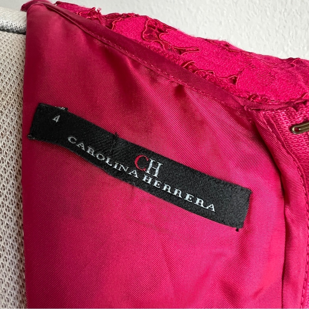 Carolina Herrera Red Lace High Neck Above Knee Sheath Dress - Picture 12 of 15